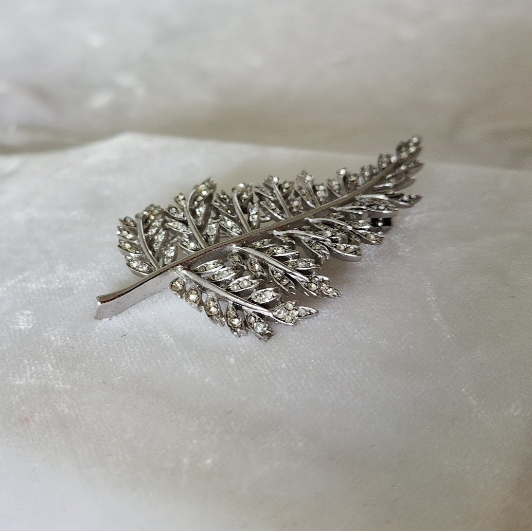Trifari Silver Fern Brooch 18.jpg