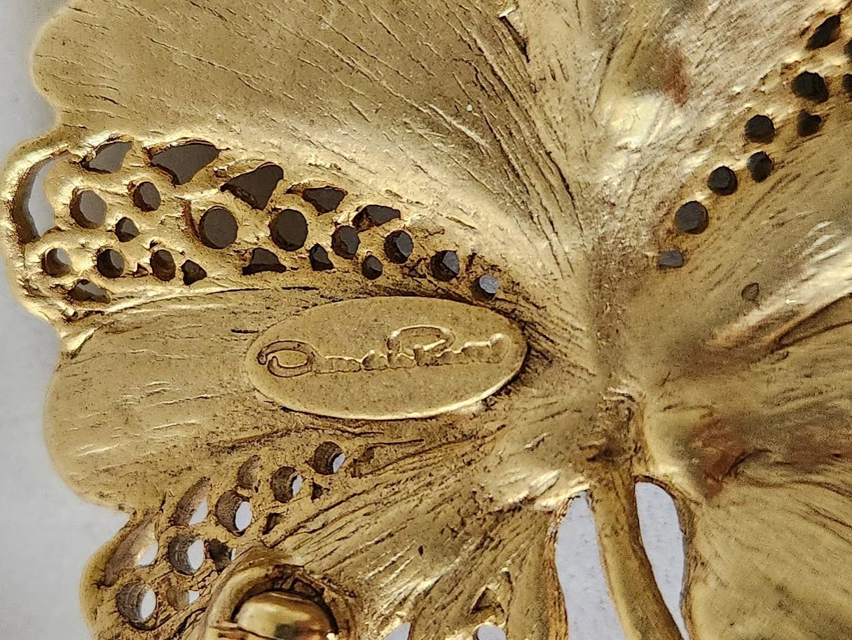 Oscar de la Renta Leaf Brooch 2.jpg
