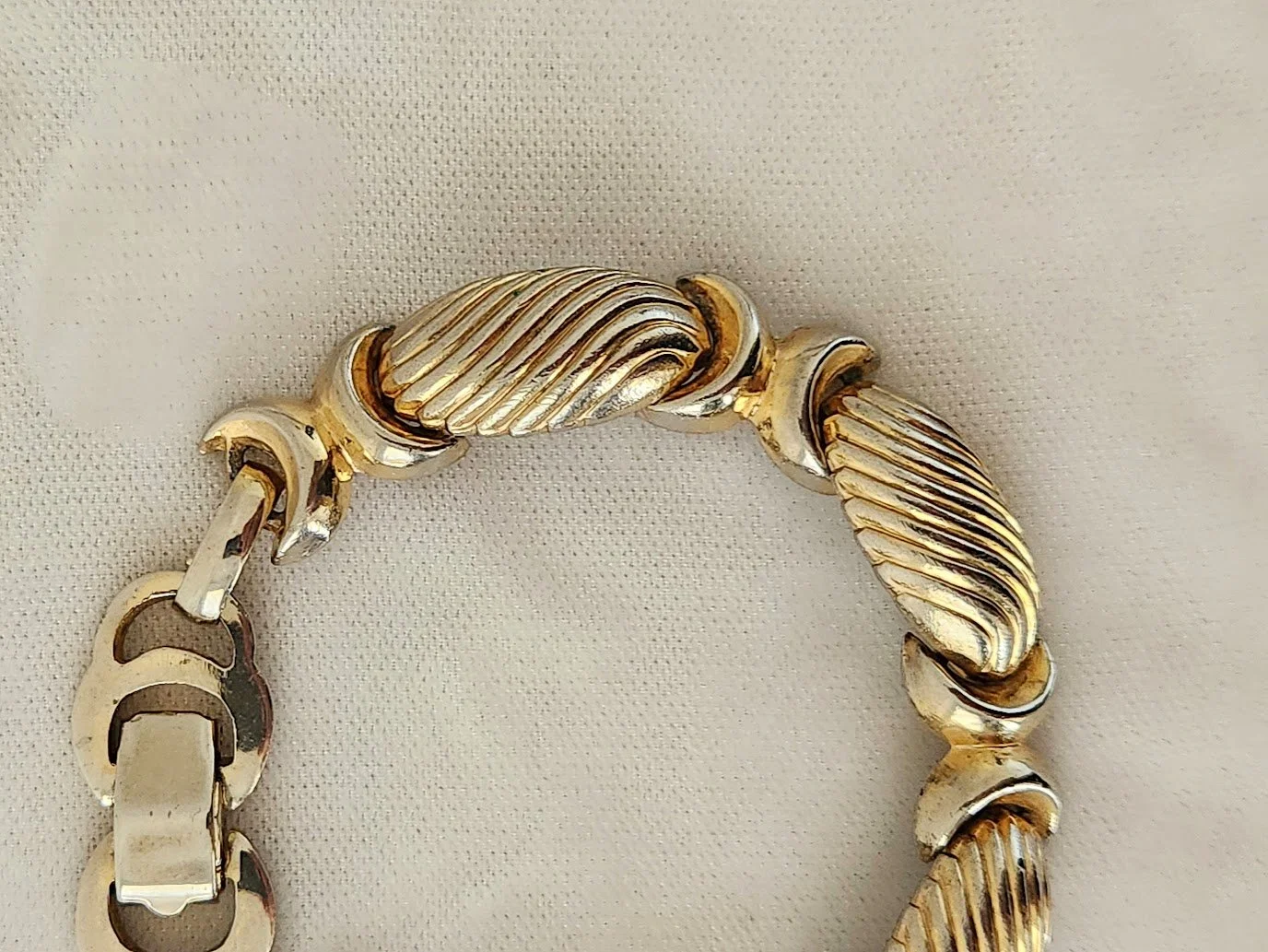 Golden Wave Link Bracelet 2.jpg