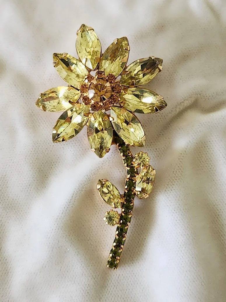 D&E Yellow Flower Brooch 1.jpg