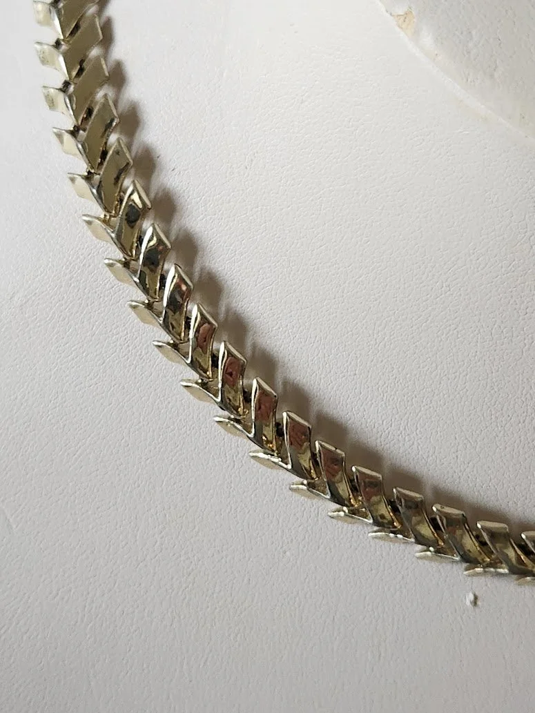 Silver Chevrons Choker Necklace 4.jpg