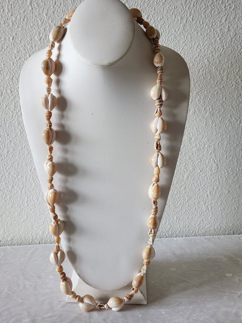 Double Cowrie Lei Necklace 8.jpg