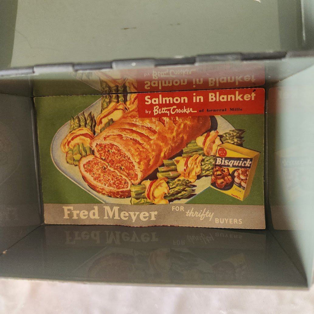 Toleware Recipe Box 3.jpg