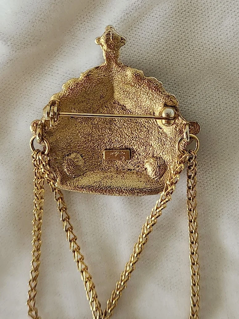 Crown with Chains & Pendant Drop 10.jpg