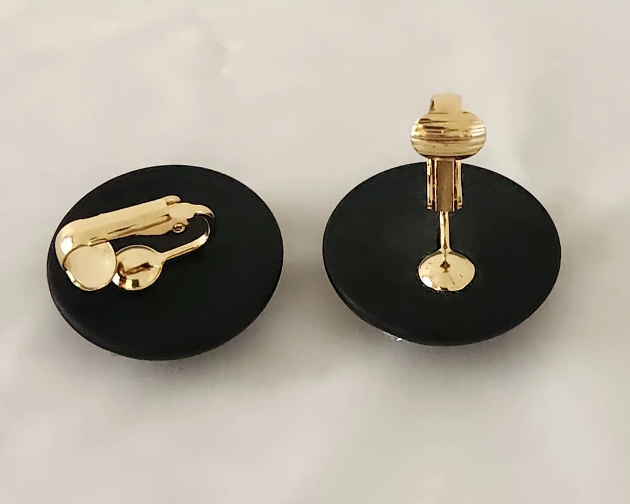 RS V Black Earrings 5.jpg