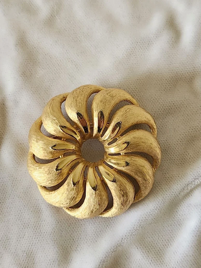 Trifari Brushed Gold Brooch 1.jpg