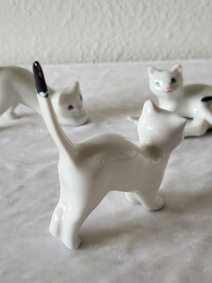Three Cats 10.jpg