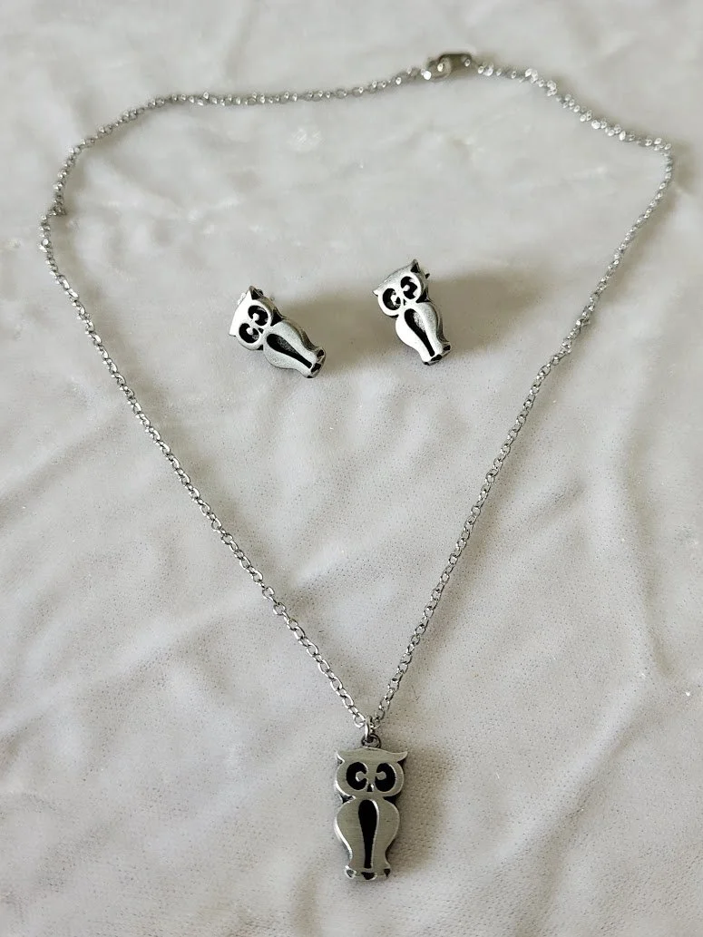 Pewter Owl Necklace Earrings Set 1.jpg