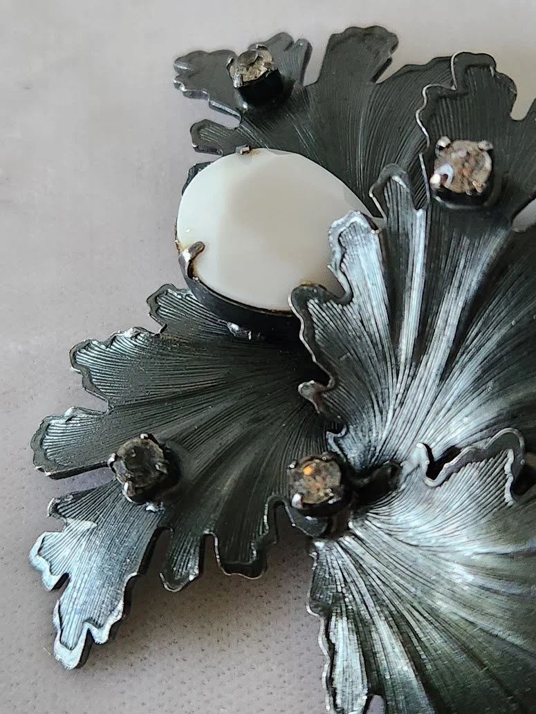Hattie Carnegie Black Leaf Brooch 12.jpg