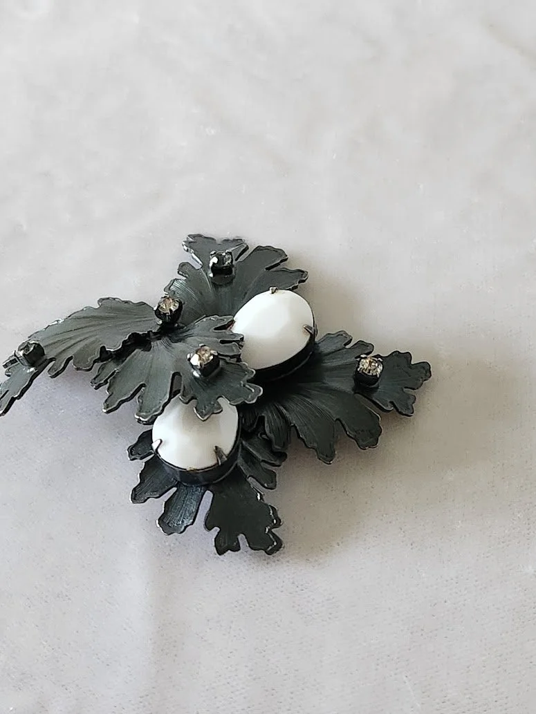 Hattie Carnegie Black Leaf Brooch 2.jpg