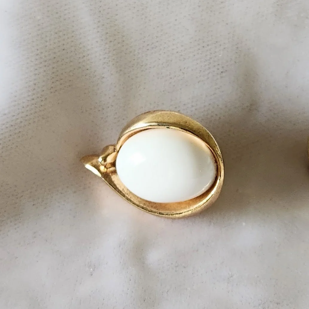 Trifari White Oval Earrings 2.jpg