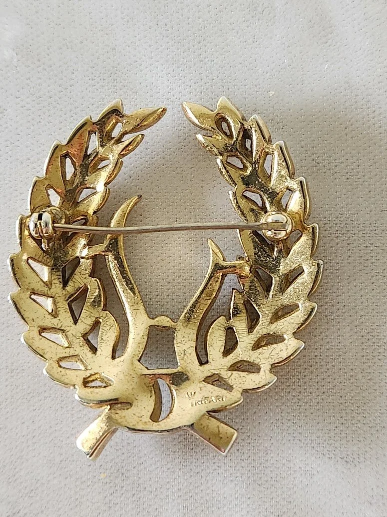 Trifari Triumphal Wreath Brooch 12.jpg
