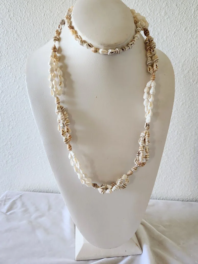 Long Shell Necklace 4.jpg