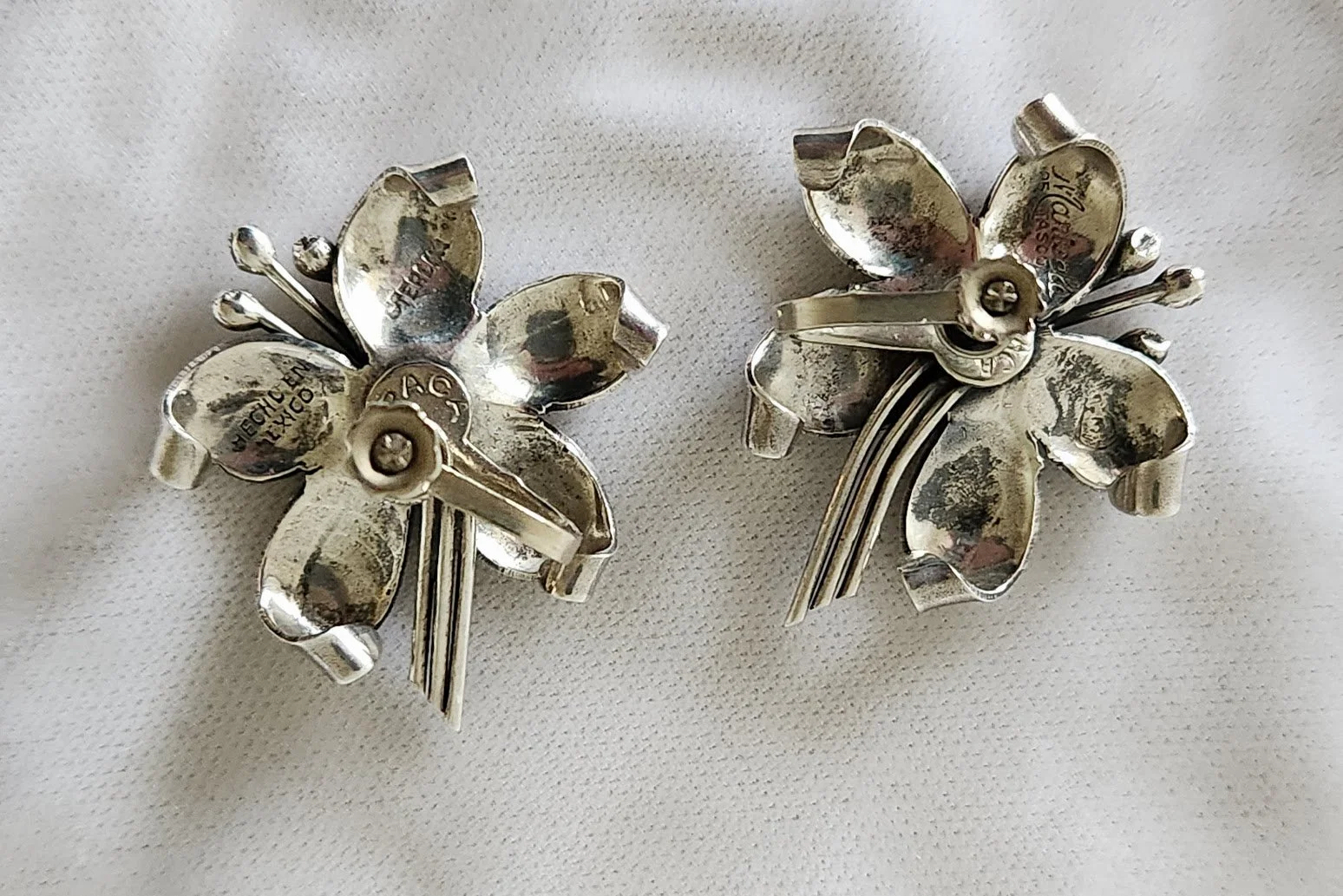 Mexican Silver Flower Earrings 3.jpg