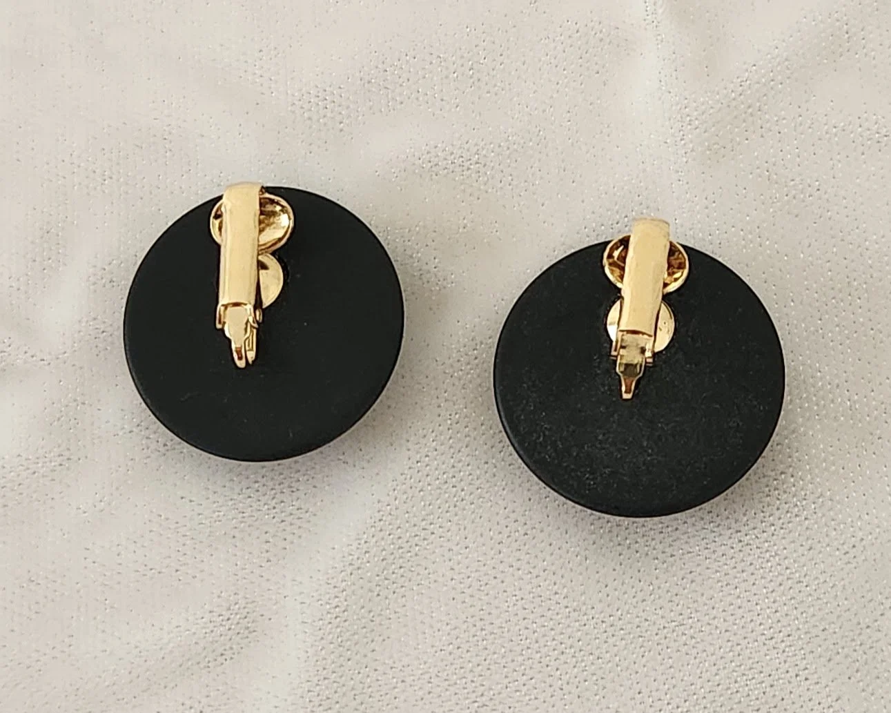 RS V Black Earrings 3.jpg
