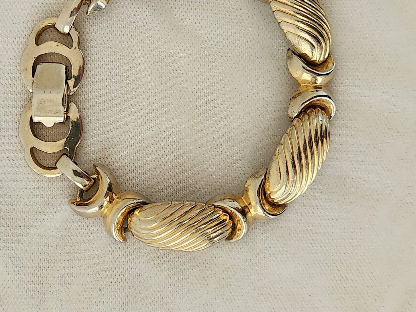 Golden Wave Link Bracelet 3.jpg