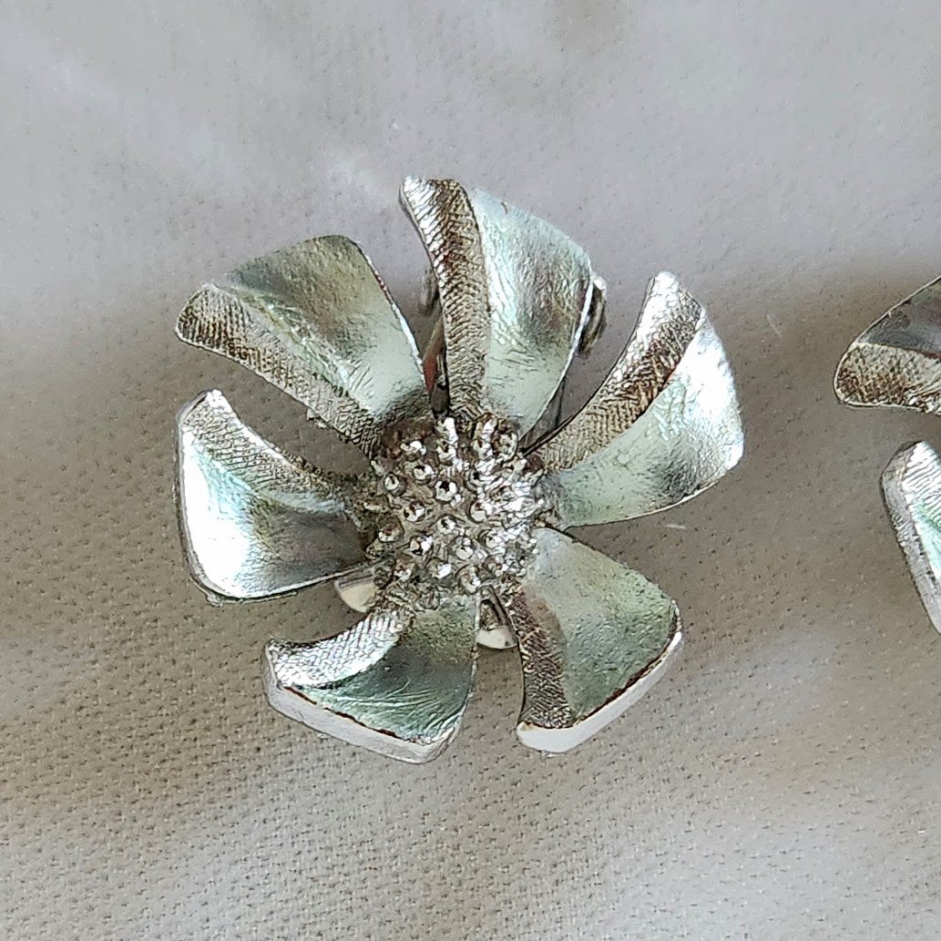 Coro Frosty Blue Earrings 2.jpg