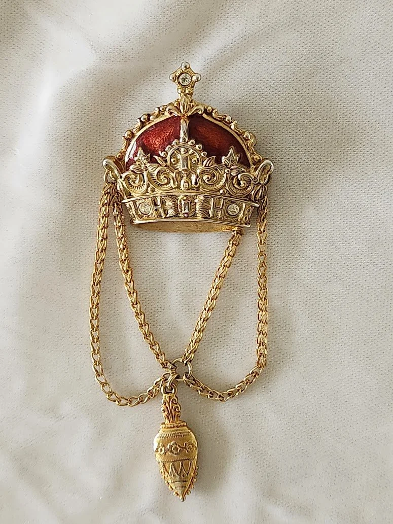 Crown with Chains & Pendant Drop 1.jpg