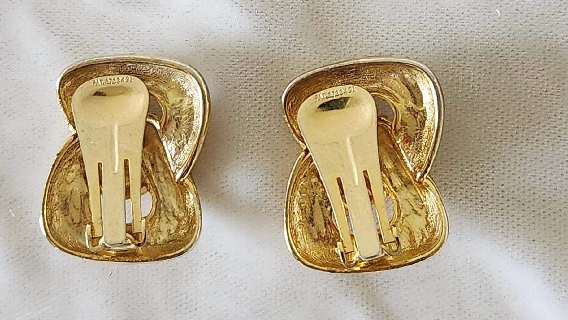 Interlocking D Shape Earrings 7.jpg