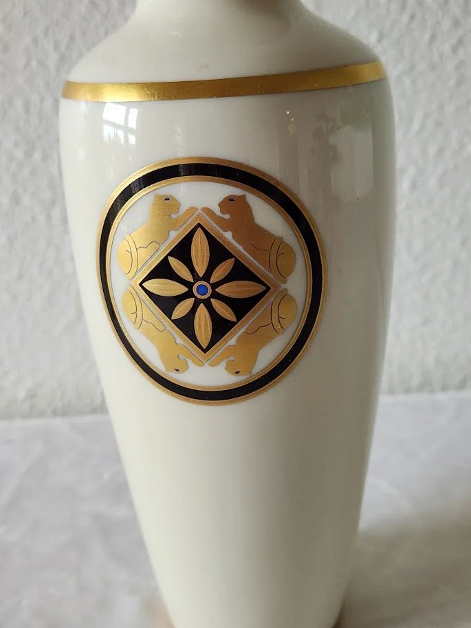 Cartier Vase 13.jpg