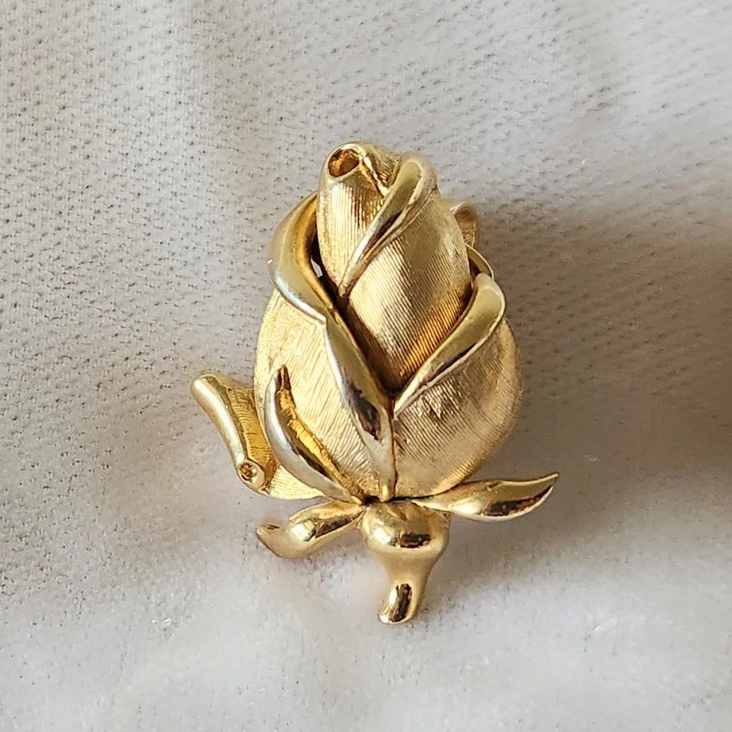 Trifari Rose Earrings 4.jpg
