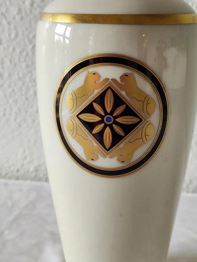 Cartier Vase 8.jpg