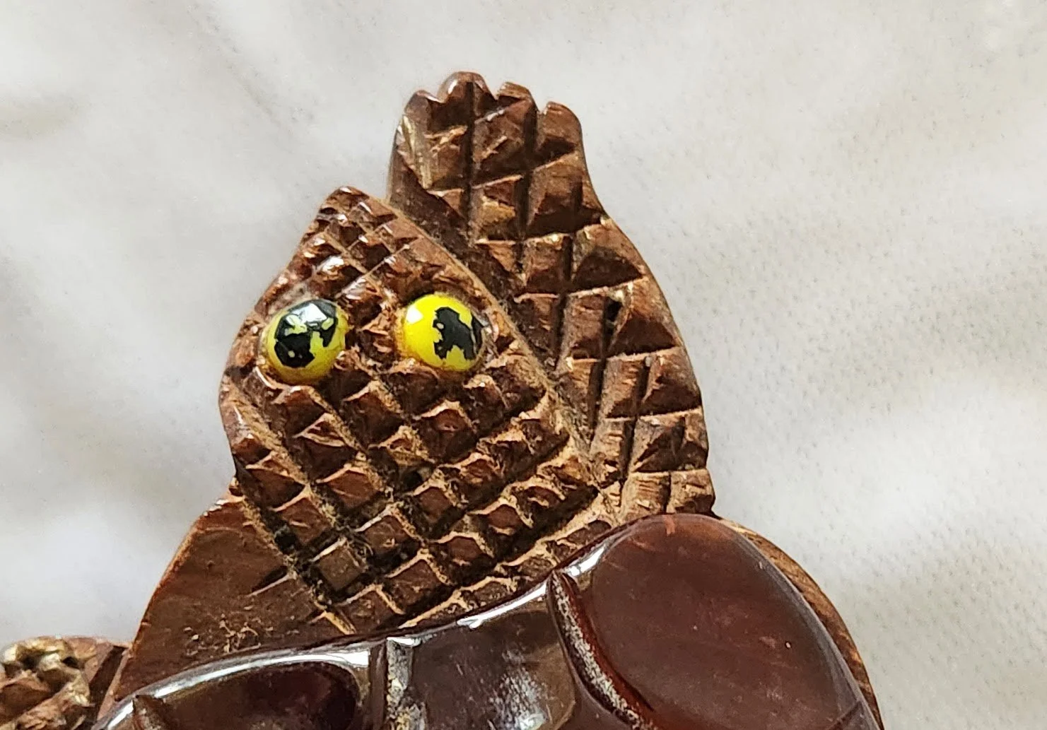 Bakelite & Wood Turtle Brooch 3.jpg