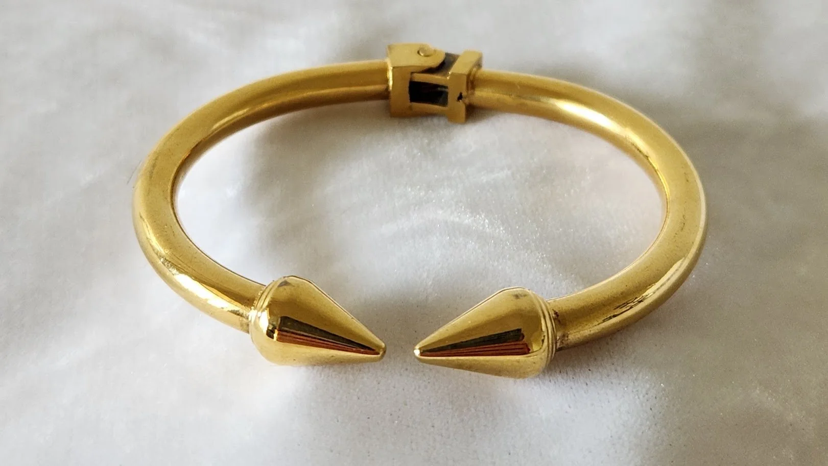 Arrow Tip Hinged Bangle Bracelet 2.jpg