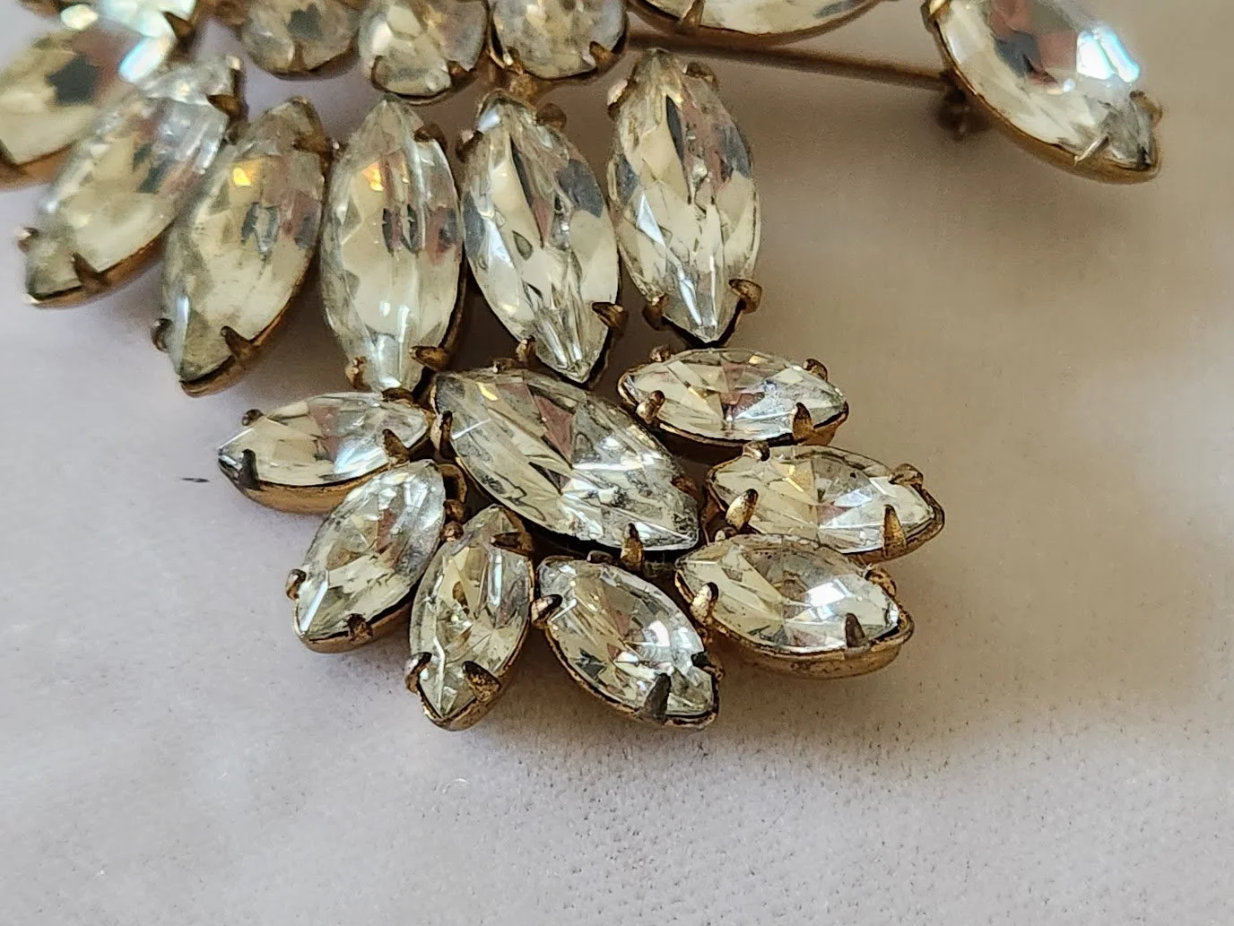 Garne RS Brooch 8.jpg