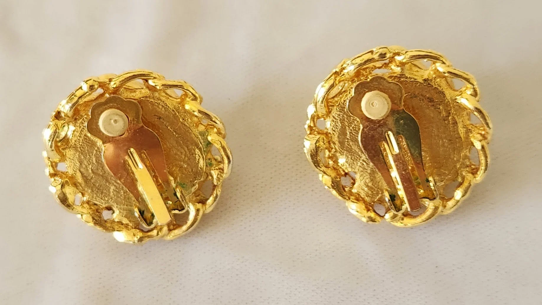 Big Pearl Earrings 4.jpg