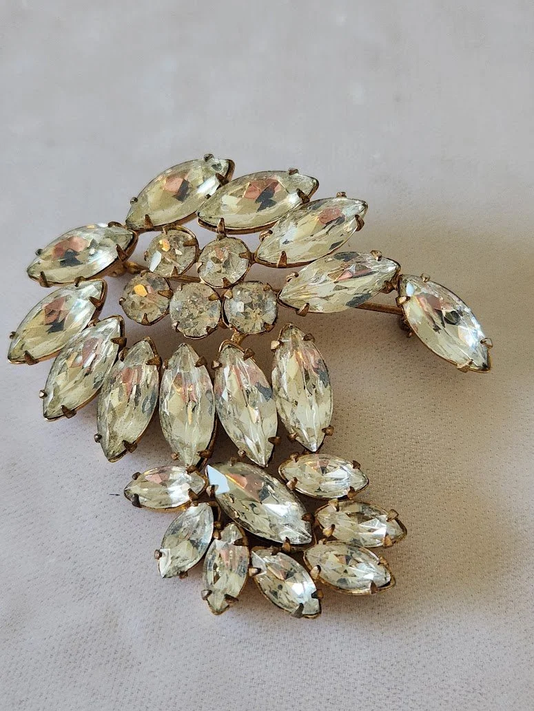 Garne RS Brooch 3.jpg
