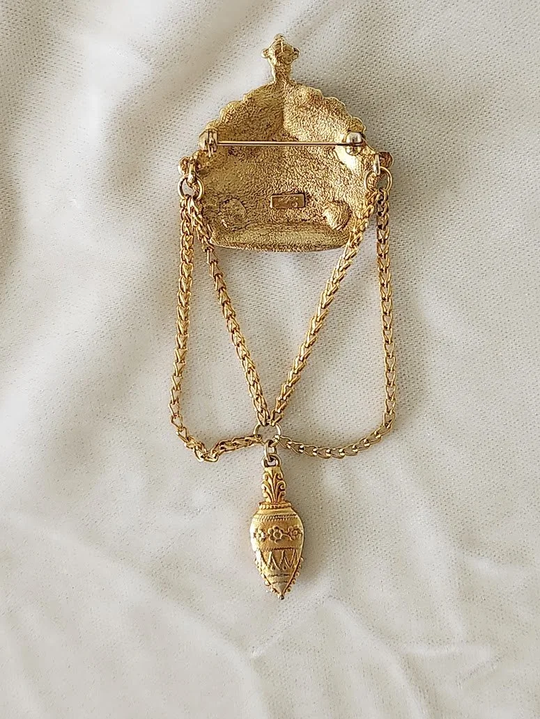 Crown with Chains & Pendant Drop 8.jpg