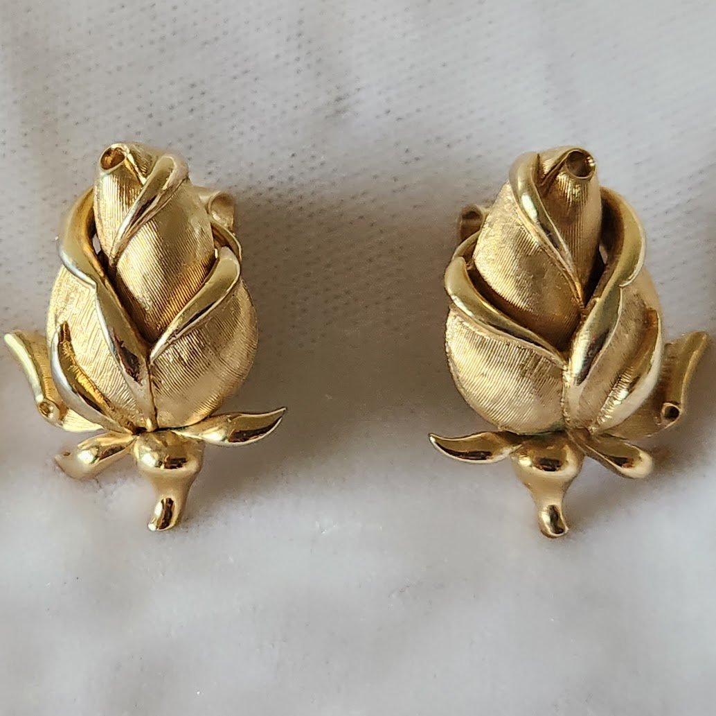 Trifari Rose Earrings 2.jpg