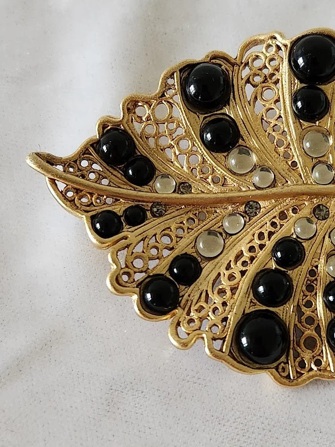 Oscar de la Renta Leaf Brooch 11.jpg