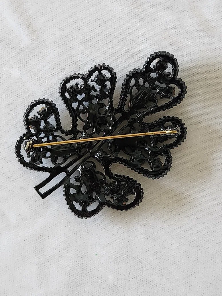 Black Glass Stones Leaf Brooch 9.jpg