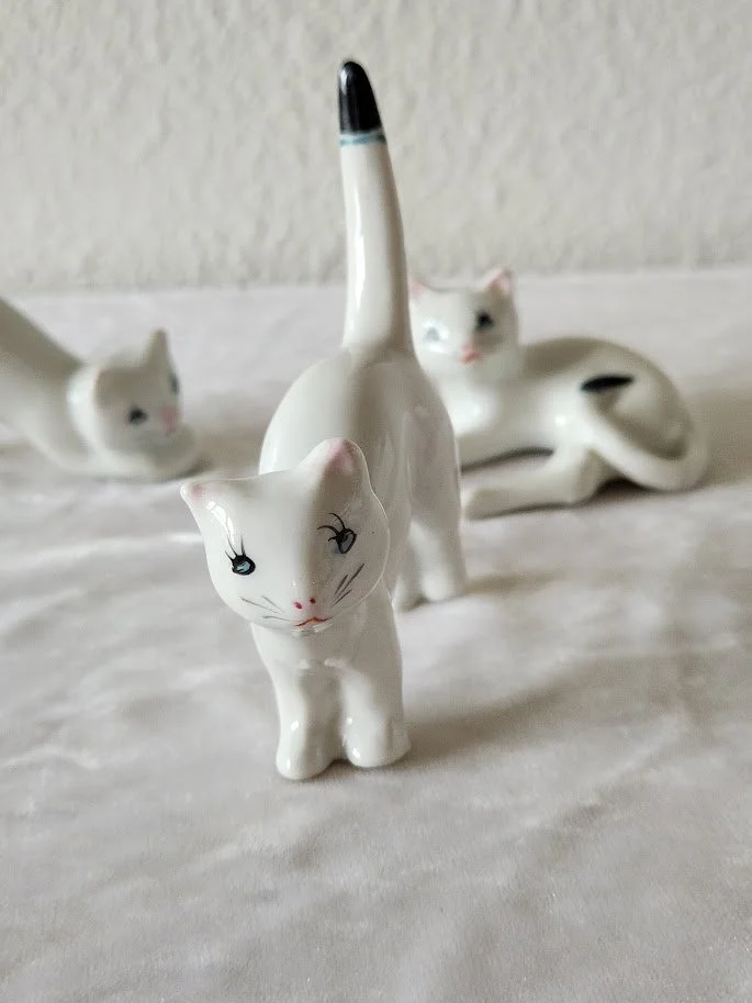 Three Cats 11.jpg