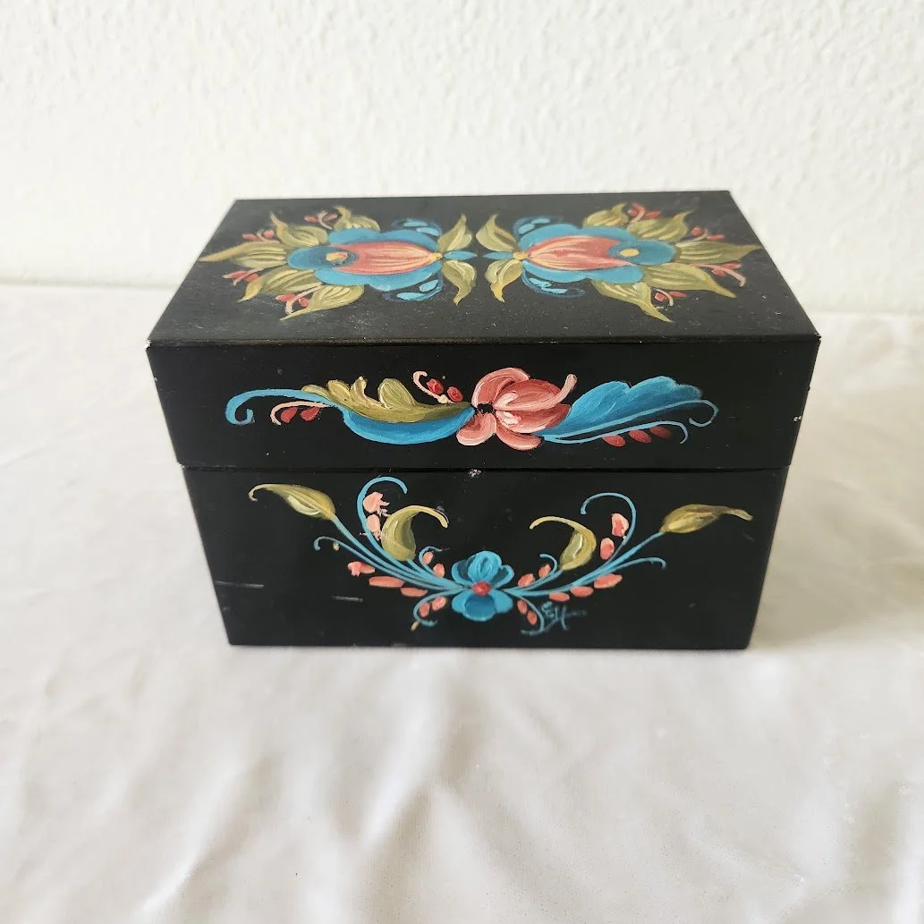 Toleware Recipe Box 10.jpg
