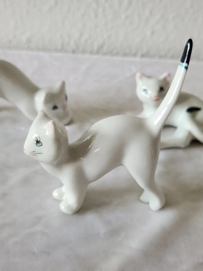 Three Cats 12.jpg
