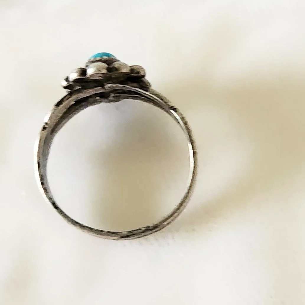 Silver Turquoise Ring Child 3.jpg