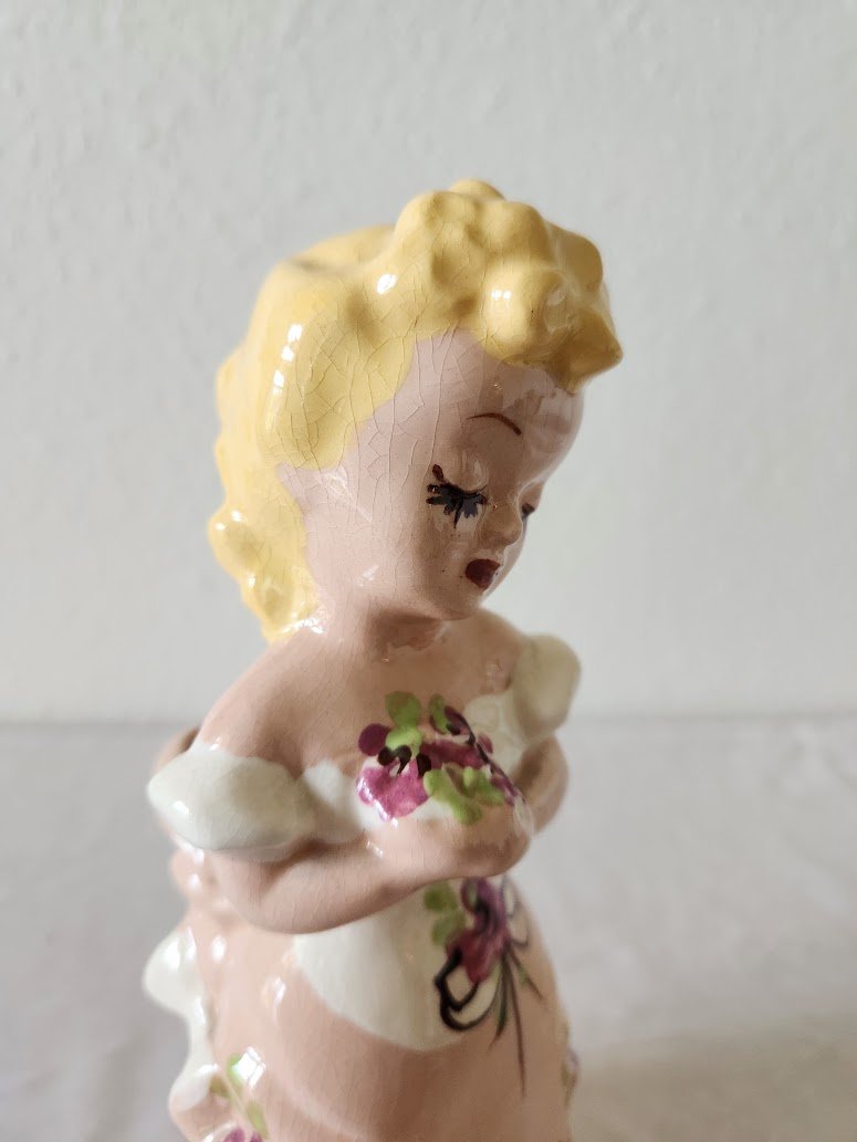 DeLee Lady Figurine 7.jpg