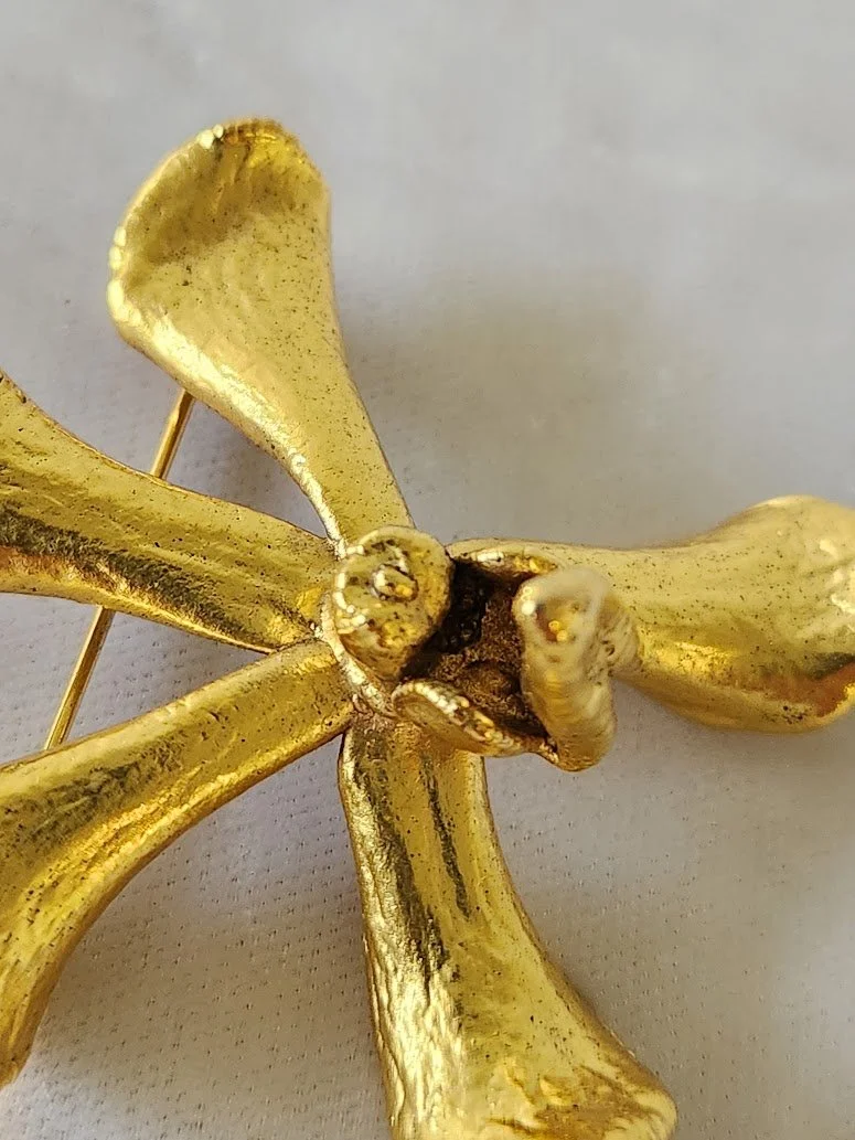 Risis Orchid Brooch 4.jpg