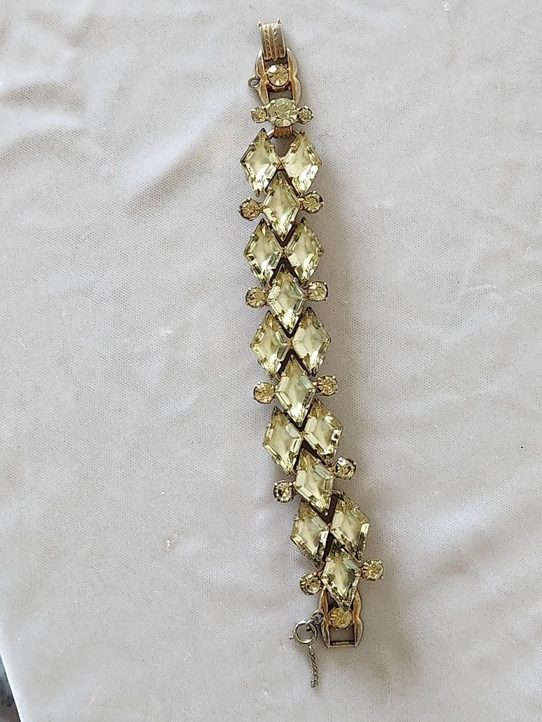 D&E Jonquil Frosted Yellow RS Bracelet 1.jpg