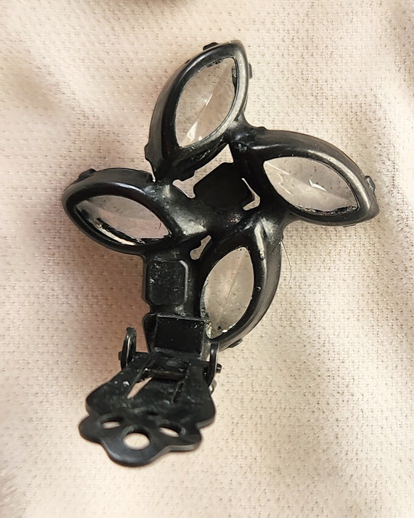 Clear & Black Earrings 5.jpg