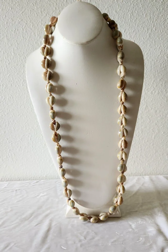 Cowrie Necklace 9.jpg