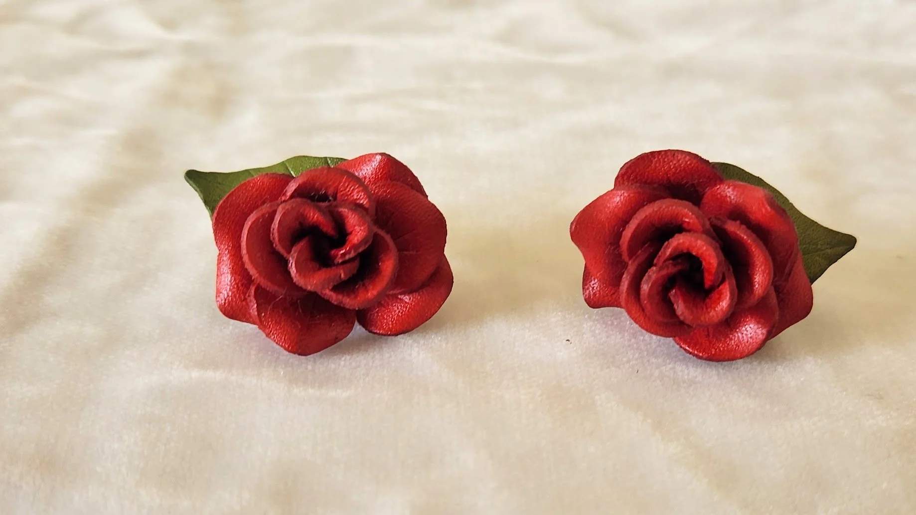Leather Rose Brooch & Earrigs 5.jpg