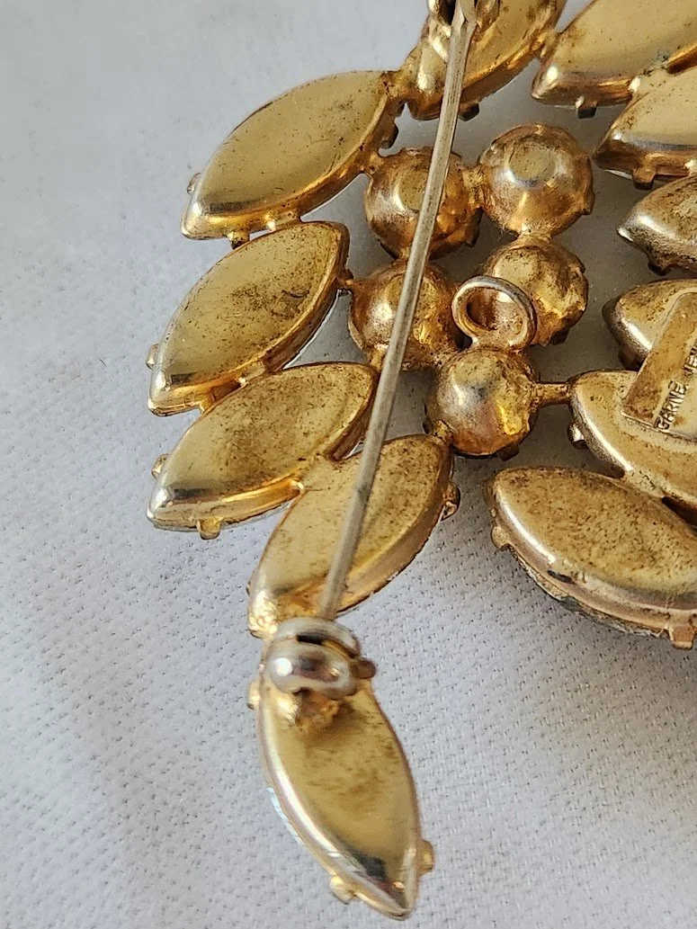 Garne RS Brooch 12.jpg