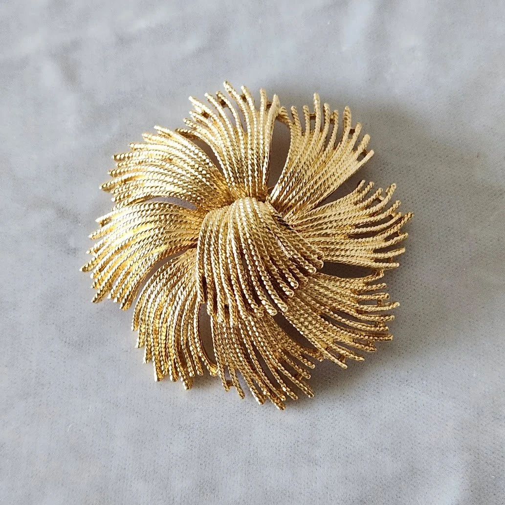 Monet Mop Brooch 2.jpg
