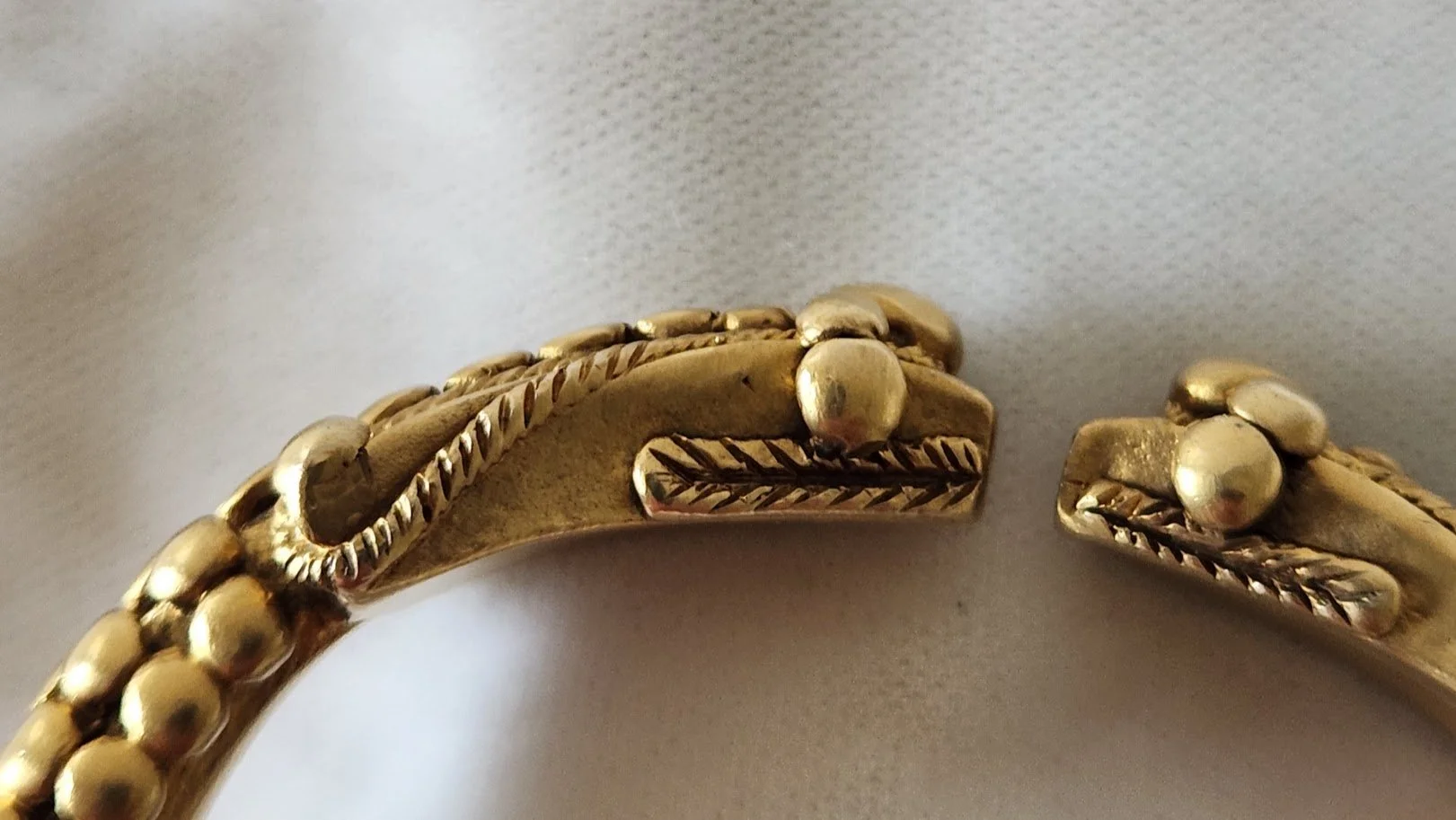 MMA Thracian Snake Bracelet 9.jpg