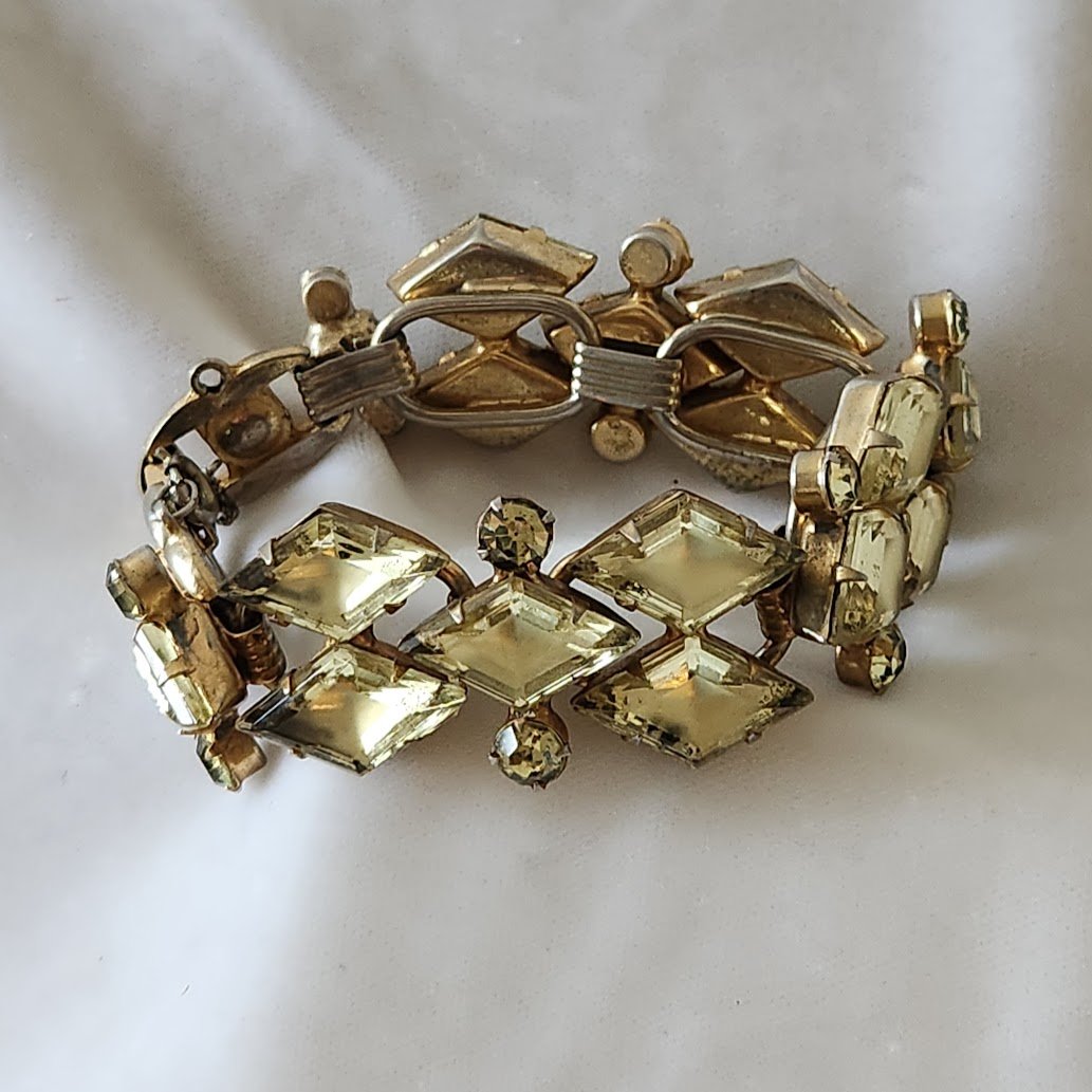 D&E Jonquil Frosted Yellow RS Bracelet 16.jpg