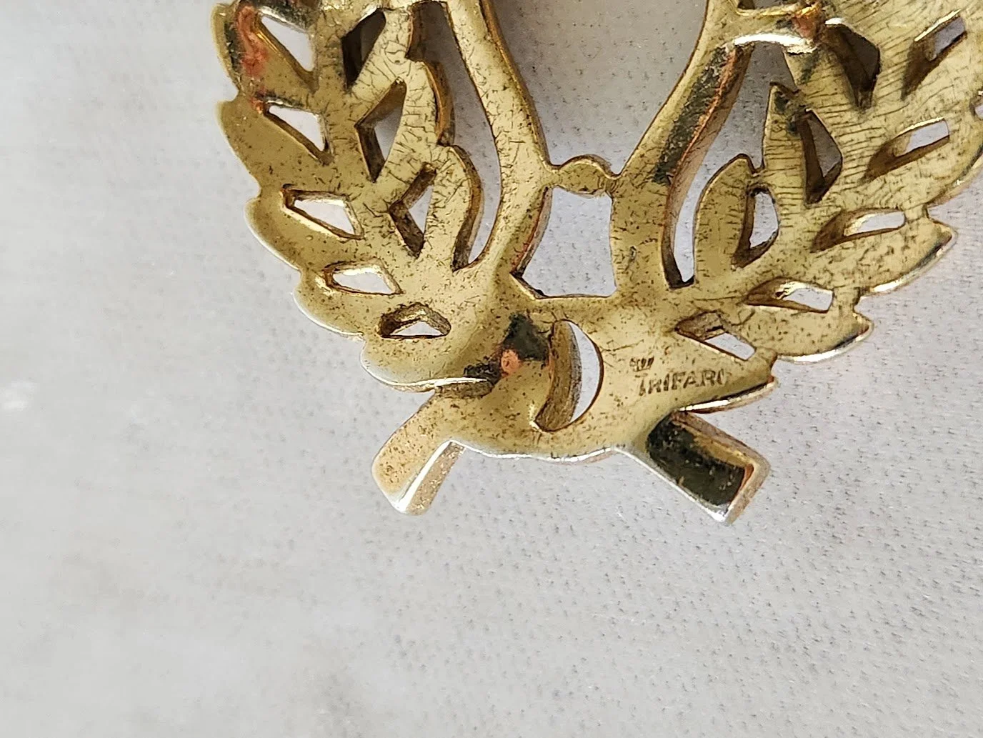 Trifari Triumphal Wreath Brooch 13.jpg